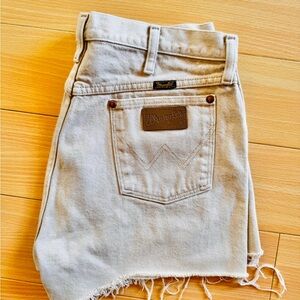 Wrangler Cream Denim Cutoff Shorts 34x30